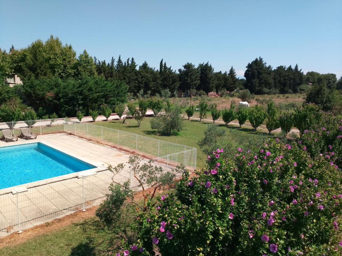 Les Gites Du Mas Canillac Châteaurenard المظهر الخارجي الصورة