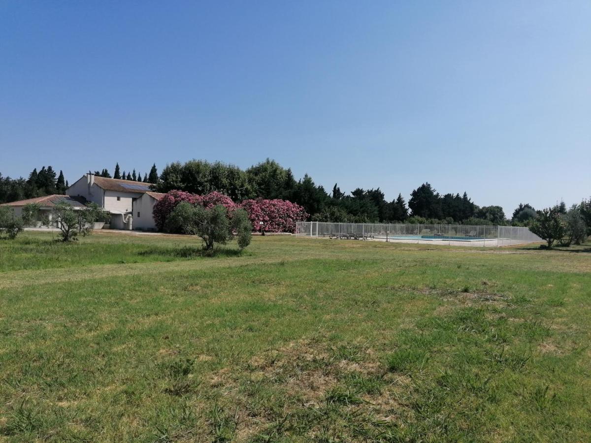 Les Gites Du Mas Canillac Châteaurenard المظهر الخارجي الصورة